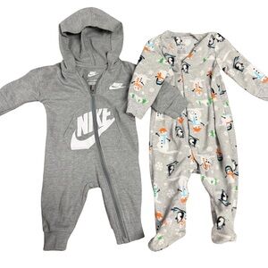 NIKE Gray Hooded one piece +
Snowman sleeper 3 months